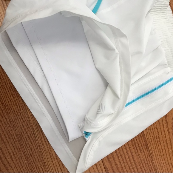 FOREVER 21 WHITE WORKOUT SHORTS - Picture 5 of 6